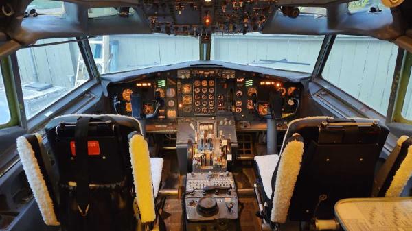 Daylight view of the cockpit